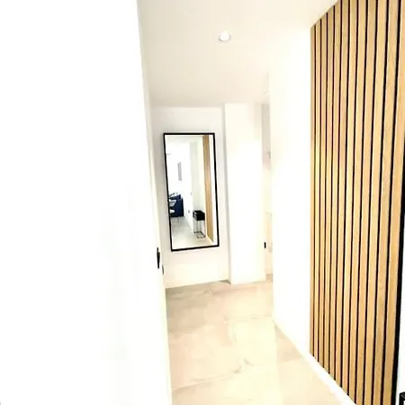 El Amanecer Apartment *